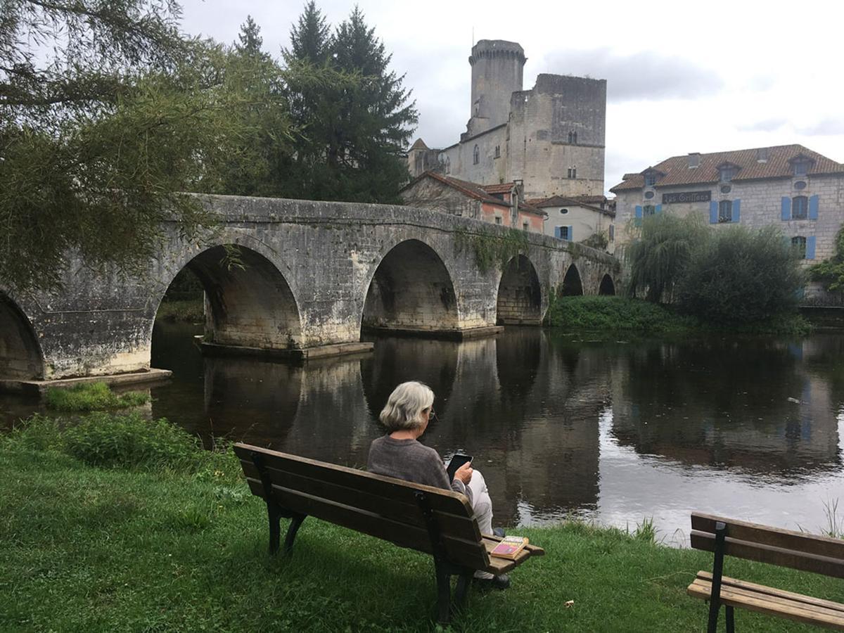 Au Pied Du Chateau Bourdeilles Экстерьер фото